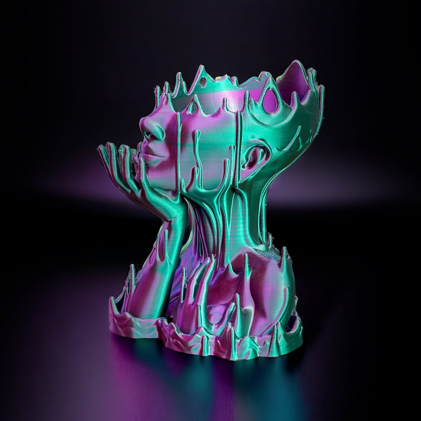 Melted Girl Planter with drain tray [Design by Pipe_cox]